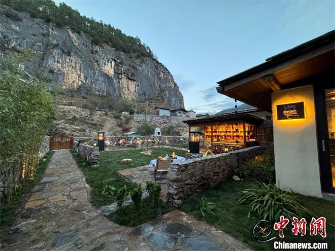 云南：徒步热激活香格里拉高原民宿“三级跳”2.jpg
