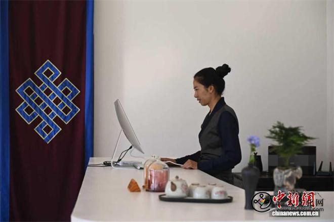云南迪庆多元民宿引游客：从“歇脚处”到“生活场”1.jpg