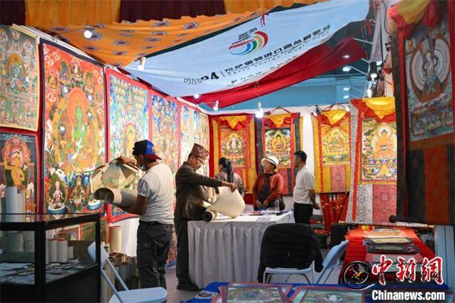 第二届拉萨进口商品展圆满闭幕 销售额达1.36亿元2.jpg