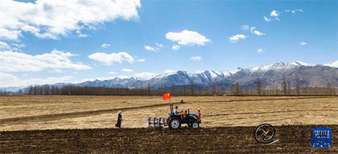 千年礼序 破土祈丰——西藏农民举行盛大春耕大典7.jpg