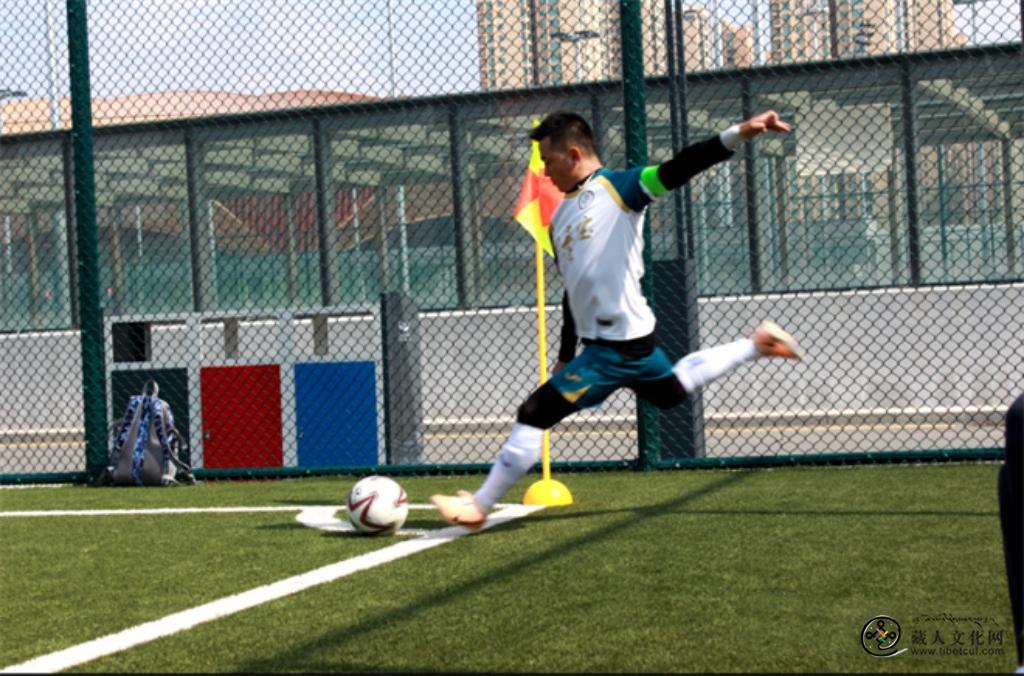 青超联赛｜黄南足球的追梦先锋——扎西达娃2.jpg