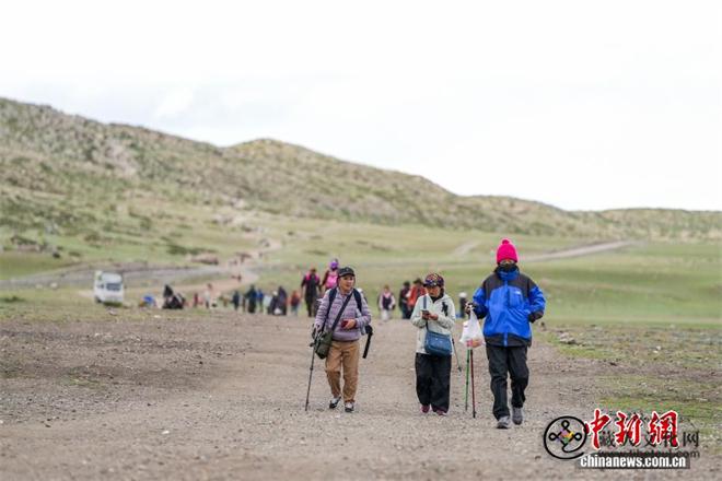 西藏阿里：冈仁波齐转山徒步催热文旅产业7.jpg