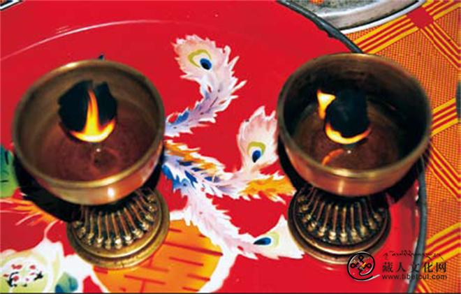 石头里的《格萨尔》——说唱艺人俄珍卓玛传奇(续)2.jpg