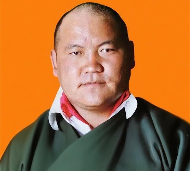 第七世热多·洛桑丹增：弘法济世的传奇一生