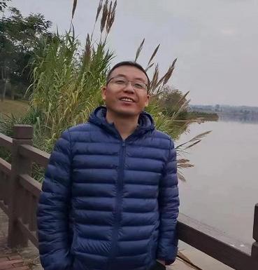 王四四：新诗“本土化”的西藏表达——序《我在每一朵雪花上镌刻你的名字》