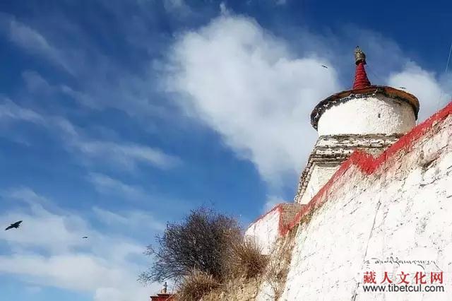 【阿卓评论】这场盛宴在暮色下落幕——德乾恒美诗歌小评