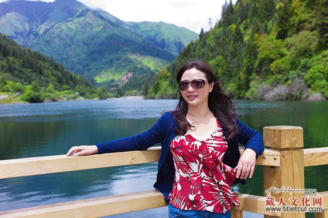 史映红：献给马尔康的歌——简评《康若文琴的诗》