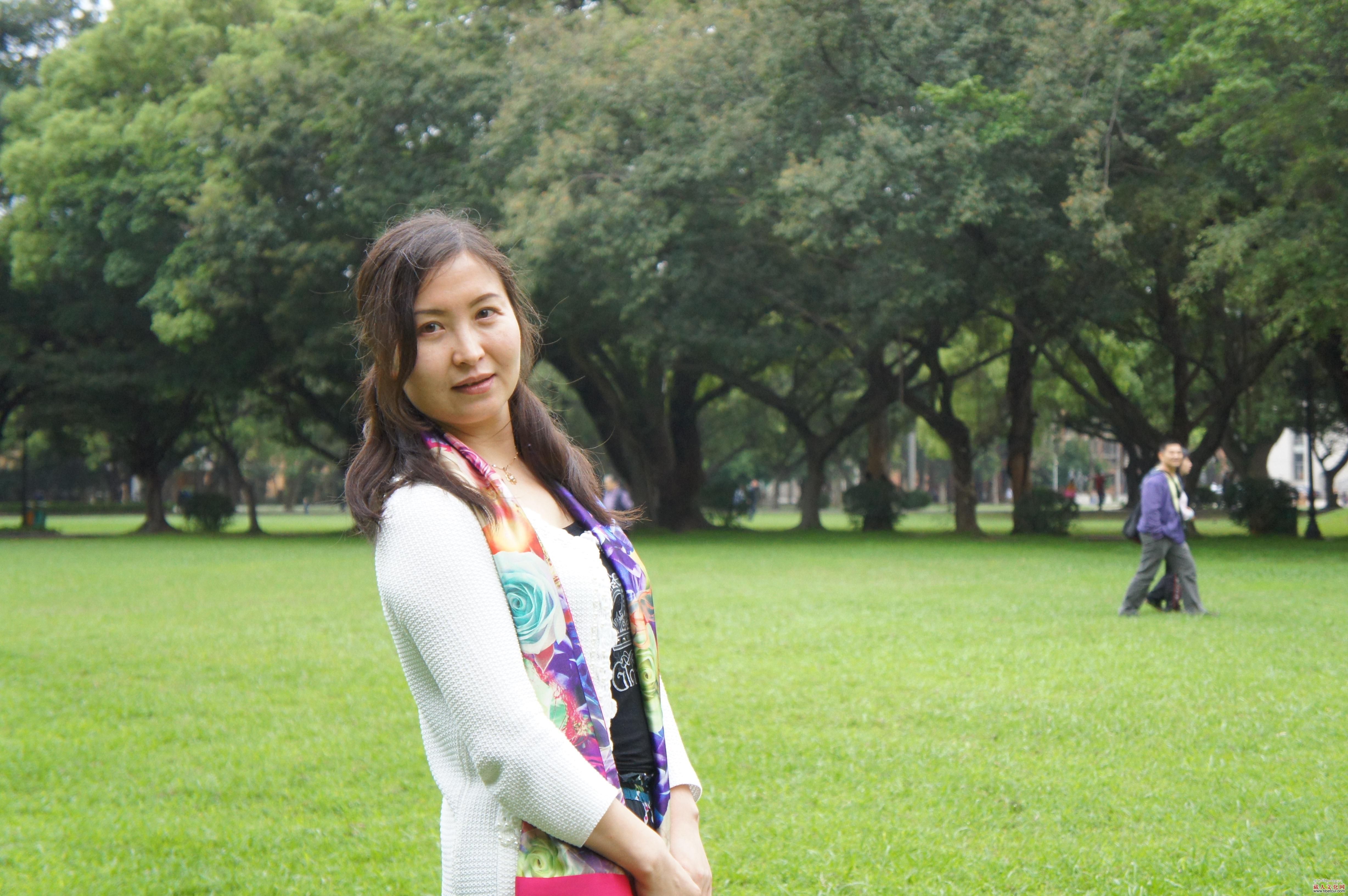 徐琴：红尘中的痛殇与救赎——评白玛娜珍的小说创作