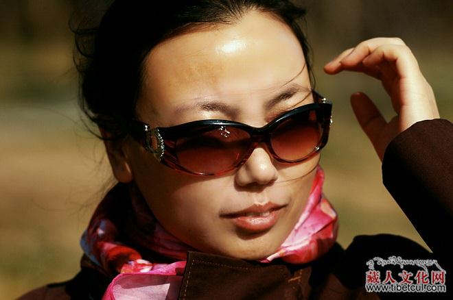 王菊：新世纪女性作家的第三空间写作——简评严英秀小说