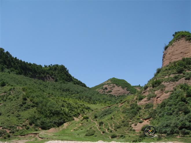 首阳山主峰莲峰山.jpg