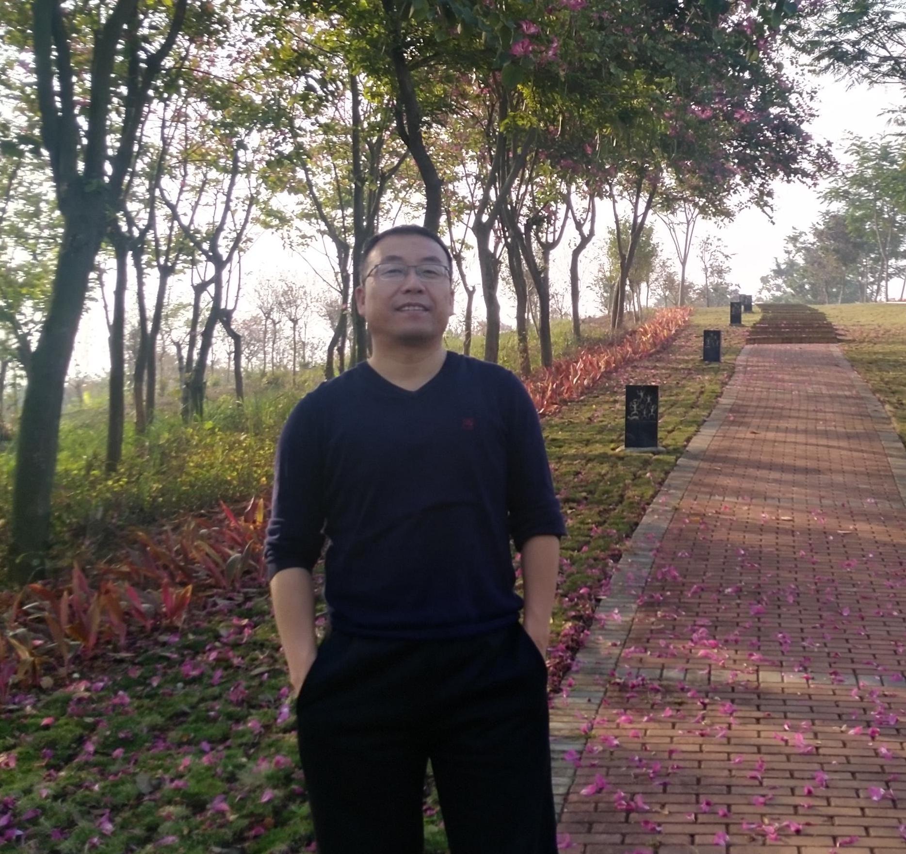 王四四：民族文艺评论的眼光、使命和品格 ——以普布昌居的新著《新世纪西藏文学研究》为例