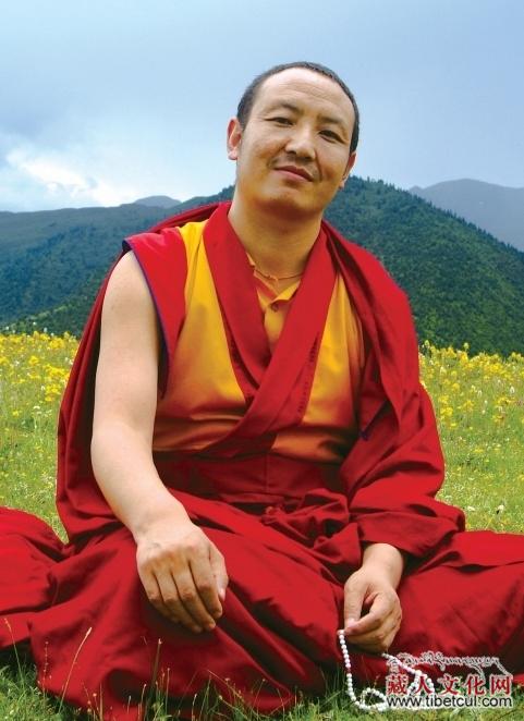 堪布彭措朗加